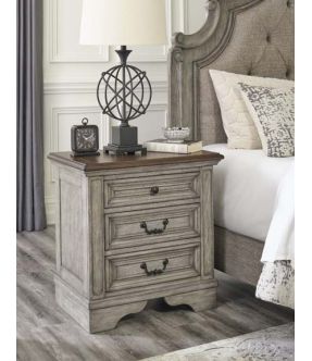 Wooden Bedside Table with 3 Drawers - Panuara